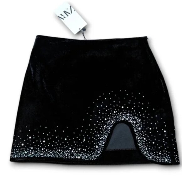✨NWT✨ ZARA Black Velvet Mini Jewel Skirt with Rhinestones - Picture 2 of 2